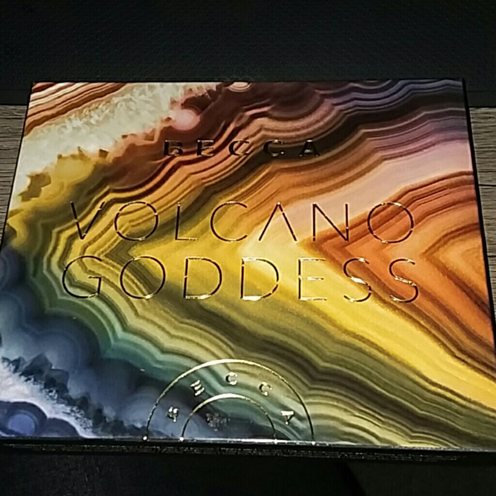 Becca Volcano Goddess Palette *NEW*